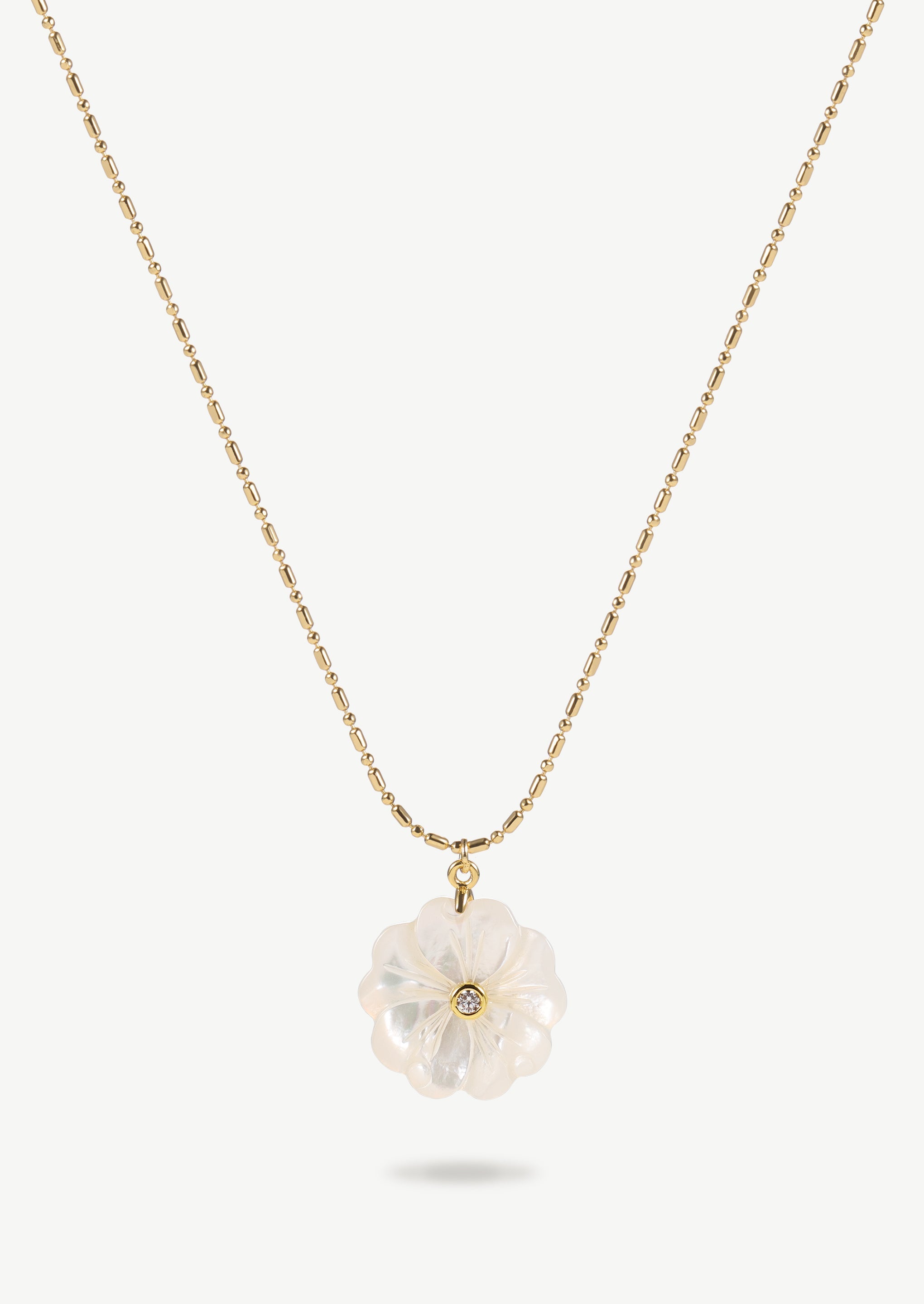 Shell Flower Pendant Necklace