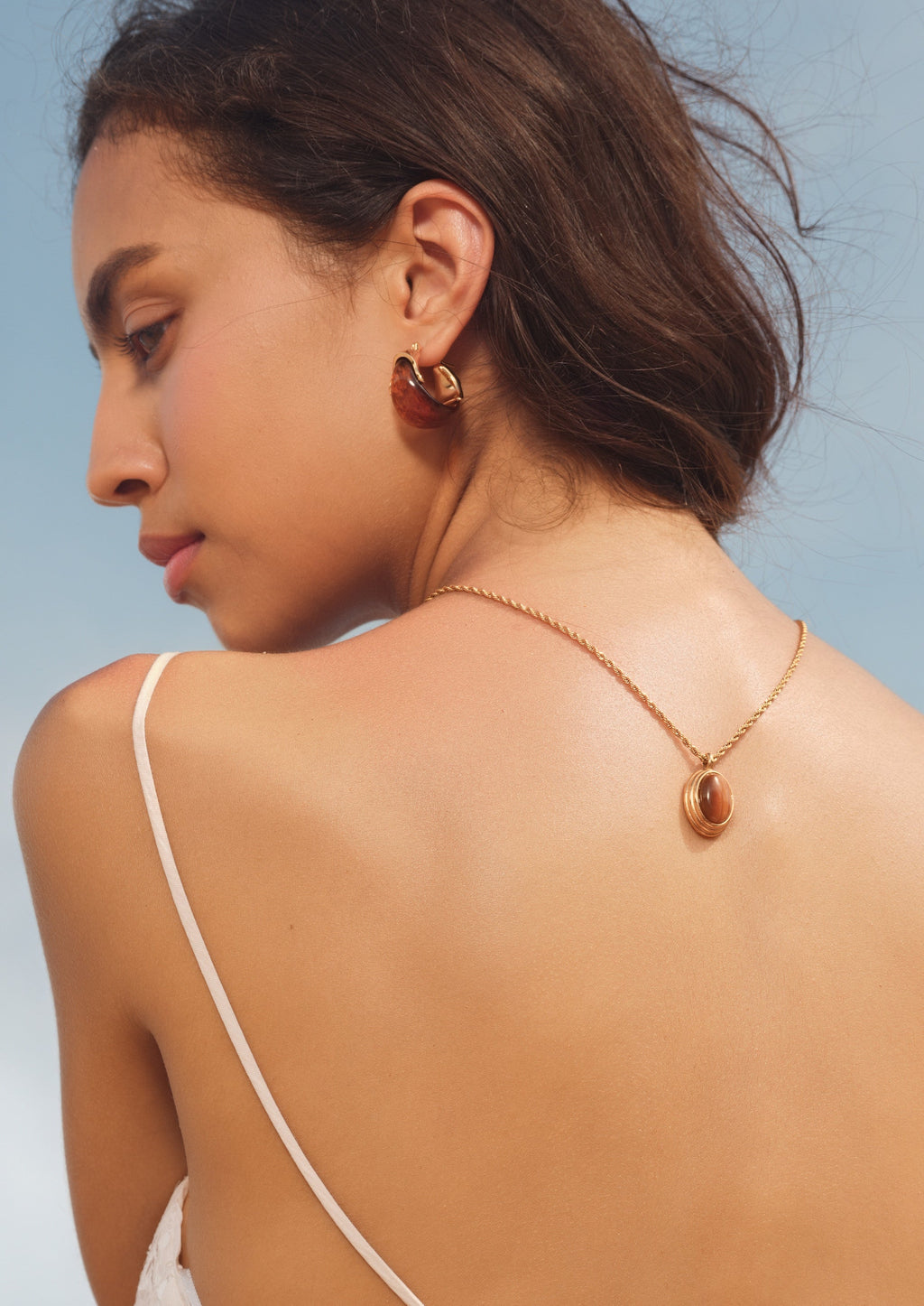 Brown Oval Pendant Necklace